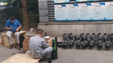 疊片污水處理器，正在裝配